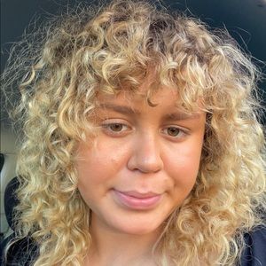 Meet your Posher, Cosette